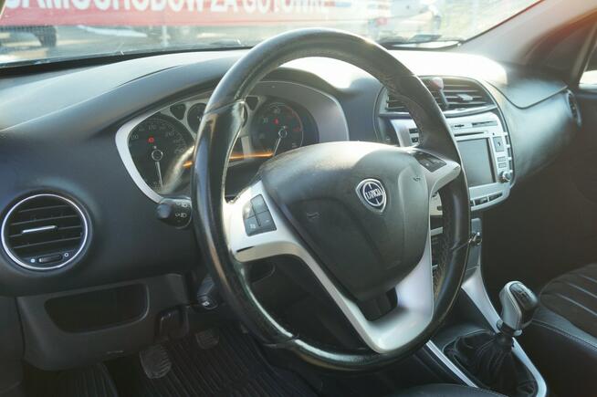 Lancia Delta 1,6 115 KM panorama navi pół skóra led