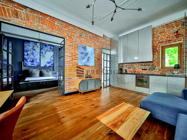 Wyjątkowy apartament w kamienicy na Śródmieściu!