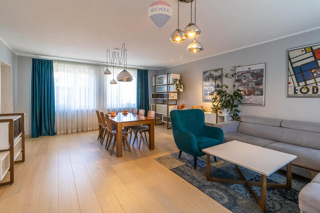 Dwupoziomowy apartament z loggią i garażem, Górna