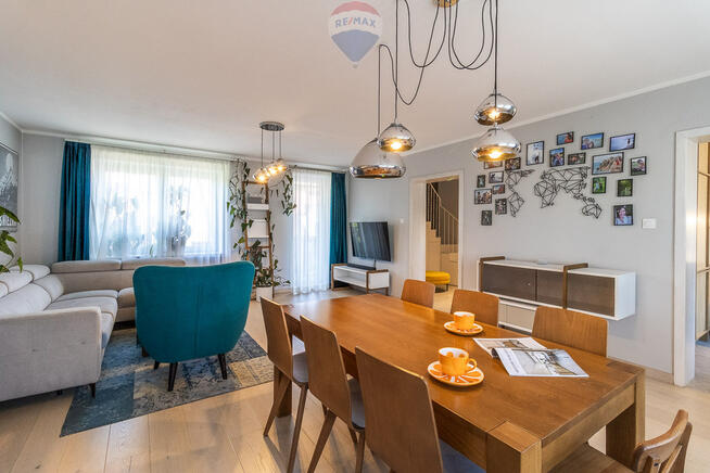 Dwupoziomowy apartament z loggią i garażem, Górna