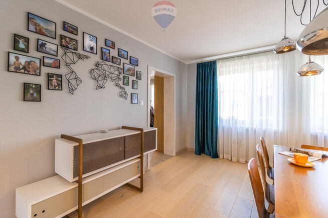 Dwupoziomowy apartament z loggią i garażem, Górna