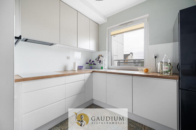 4 pokoje 2 balkony, hala garaż i komórka, Chwarzno