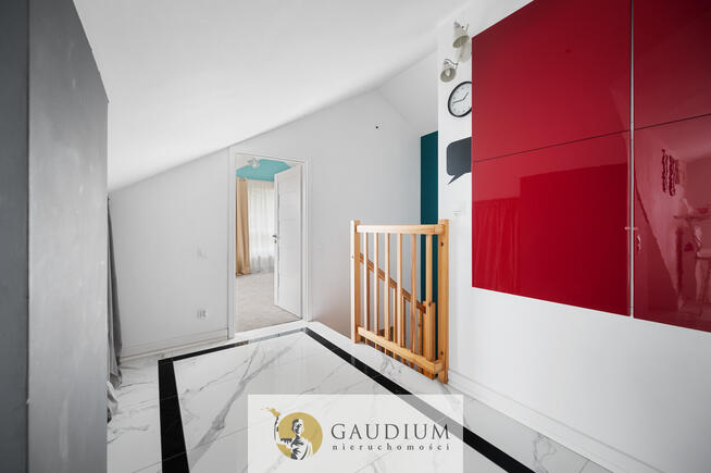 4 pokoje 2 balkony, hala garaż i komórka, Chwarzno