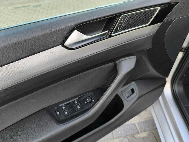 Volkswagen Passat 2.0 TDi 150KM Klimatronic Led Masaż Manual