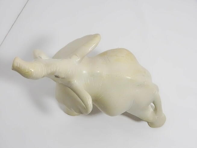 Bardzo realistyczna figurka dużego słonia 32 cm misternie rz
