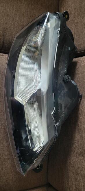 Lampa przednia prawa Skoda Rapid 2013-2022r.