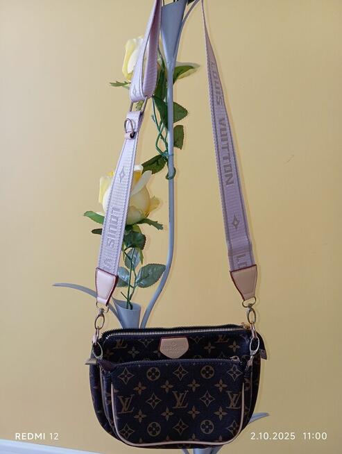 Torebka na szerokim pasku