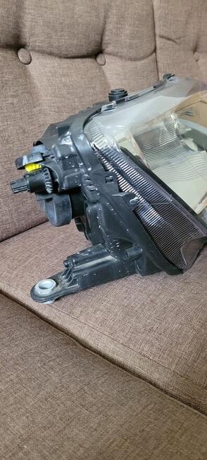 Lampa przednia prawa Skoda Rapid 2013-2022r.