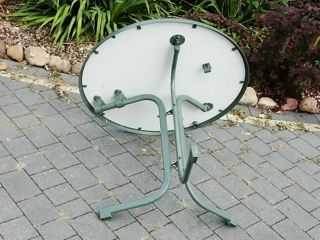 Stolik składany o średnicy 84 cm i wysokości 71 cm