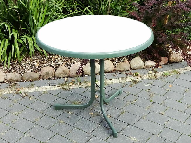 Stolik składany o średnicy 84 cm i wysokości 71 cm