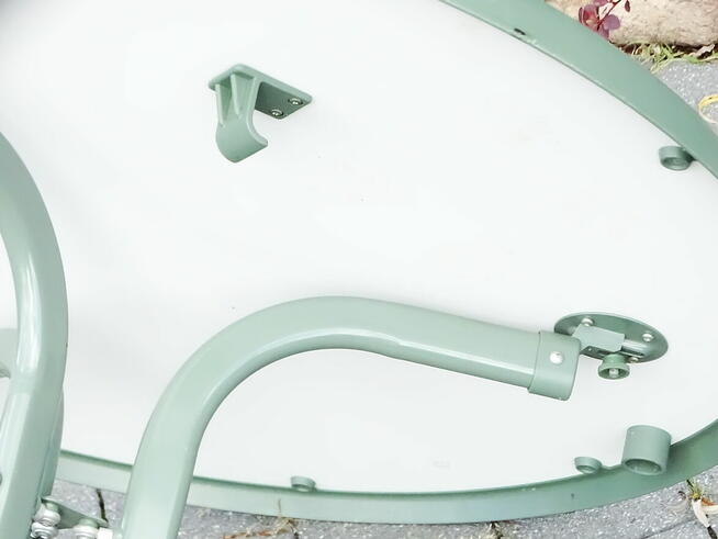 Stolik składany o średnicy 84 cm i wysokości 71 cm