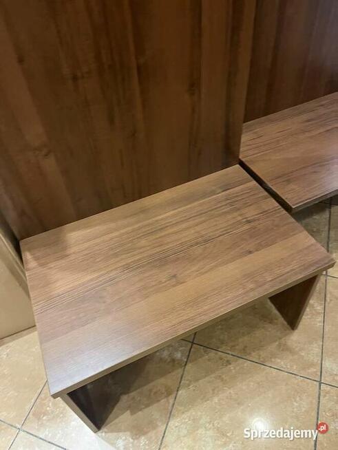 Garderoba z półką o siedziskiem