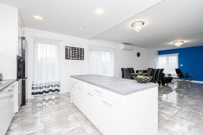 Dom jednorodzinny z garażem na sprzedaż!