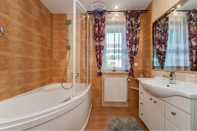 Wyjątkowy dom z dwiema częściami mieszkalnymi