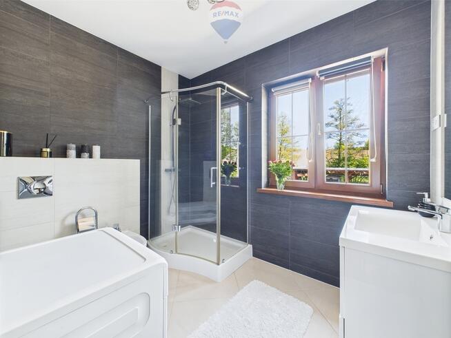 Nowoczesny dom z klimatem – działka ponad 1 ha