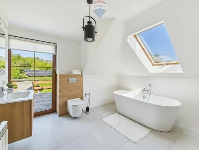 Nowoczesny dom z klimatem – działka ponad 1 ha