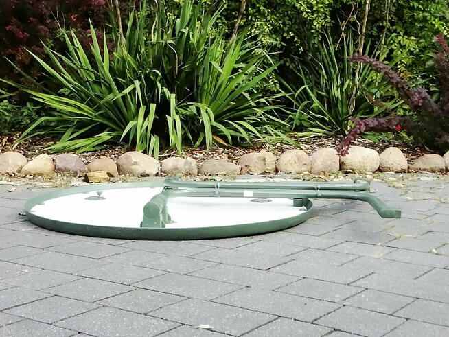 Stolik składany o średnicy 84 cm i wysokości 71 cm