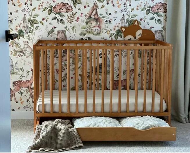 Drewniane łóżeczko dla dziecka