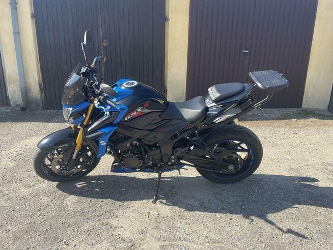 Suzuki gsx s 750