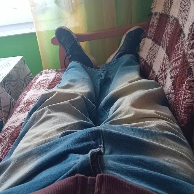 Szukam kogoś na dłuższą znajomość w Dżinsach tylko 34lat