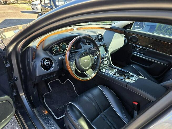 Jaguar XJ 3.0 Benzyna 340 KM, 4x4, Dociągi, Kamery 360, Wentylowane Fotele, LED