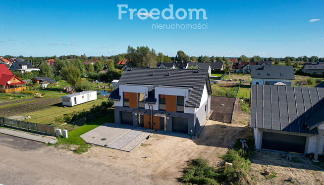 Nowoczesny dom w zabudowie bliźniaczej – Pszczółki