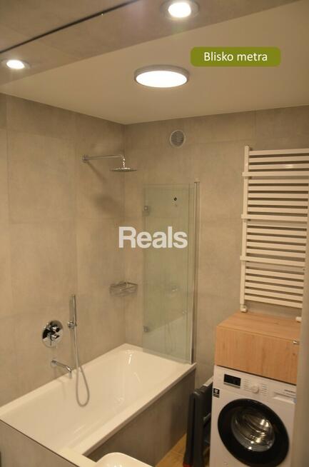 Z komórką i garażem