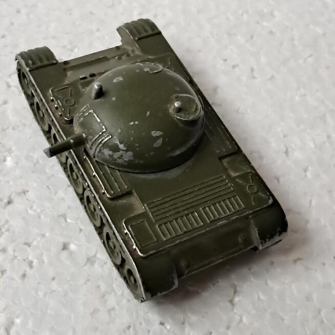 czołg , stara zabawka