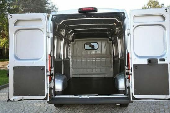 KRAJ szybki transport ?Przeprowadzki . Paczki .