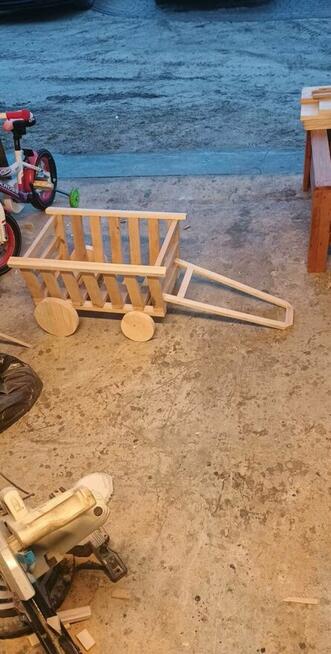 Ozdoby ogrodowe z drewna