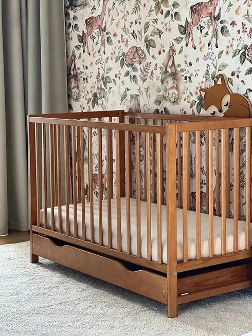 Drewniane łóżeczko dla dziecka