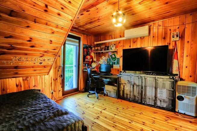 Dom w podwarszawskich Markach (bliskich) z biznesem