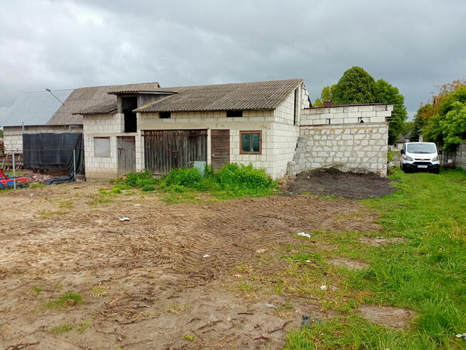 Dom 70 m z rozpoczętą budową Krężnica Jara