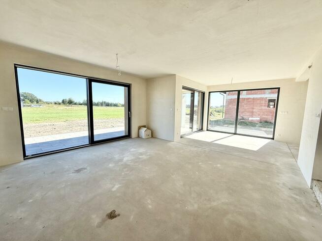 Dom Opole Czarnowąsy, Studzienna