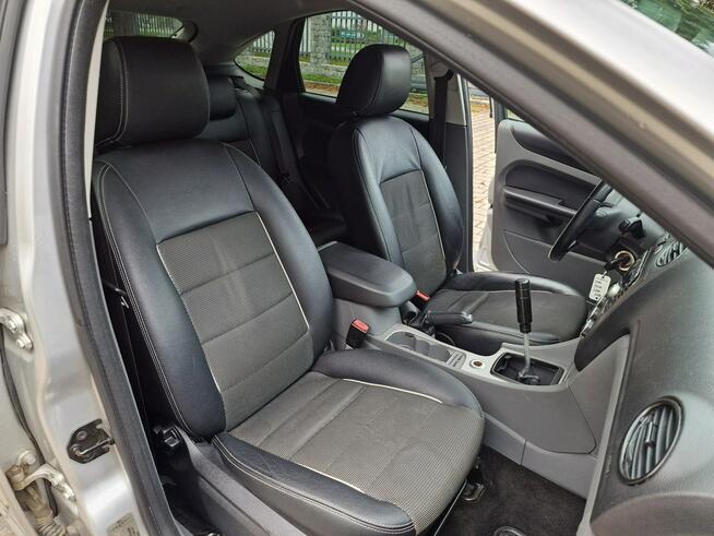 Ford Focus Mk2 1.8 125KM * niski przebieg * półskóra *