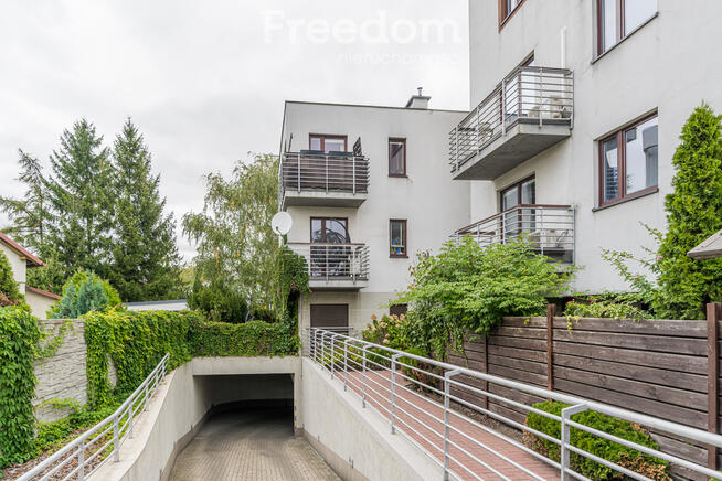 3 pokoje z balkonem, garażem i komórką - Jagiełły