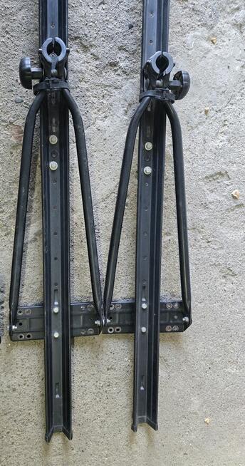 Uchwyty na rowery do auta.