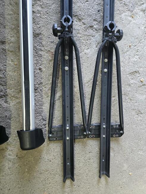 Uchwyty na rowery do auta.