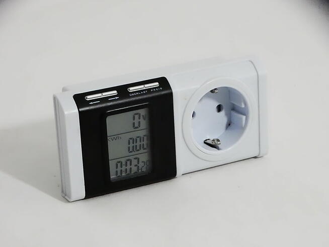 Unitec EIM-81 praktyczne urządzenie do pomiaru zużycia energ