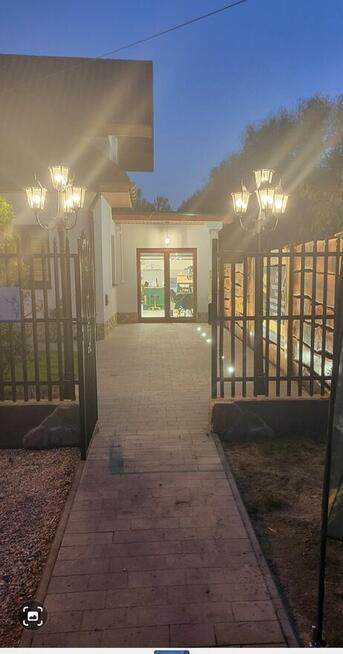 Dom w podwarszawskich Markach (bliskich) z biznesem