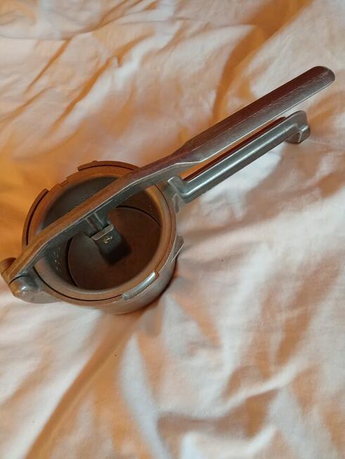 Sprzedam wyciskarka do owocow