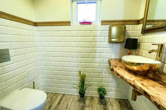 Dom w podwarszawskich Markach (bliskich) z biznesem