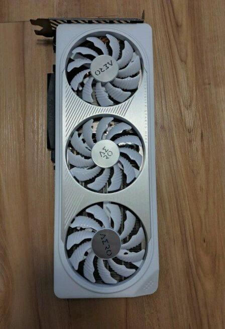 RTX 4060 Ti Gigabyte Aero 16GB