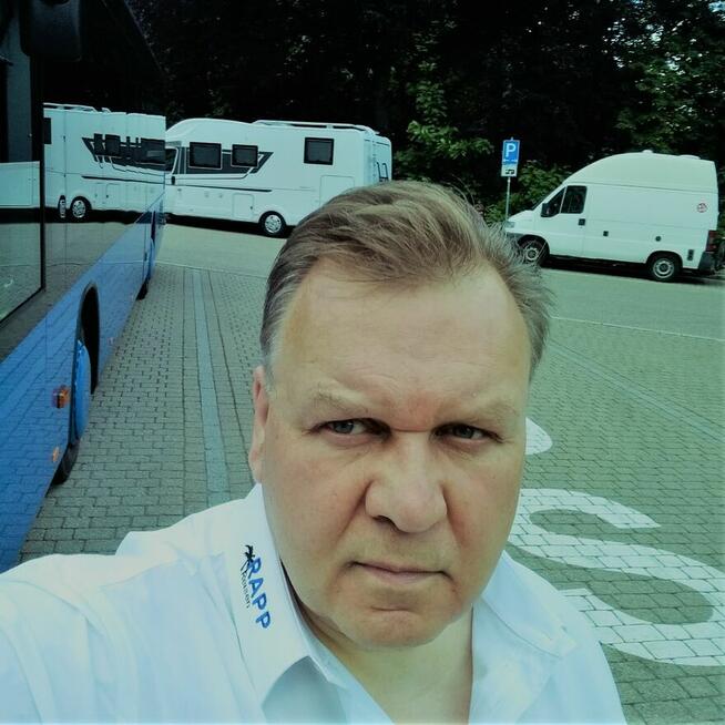 Do dziewczyny chcącej rozpocząć nowe życie w Warszawie !!!