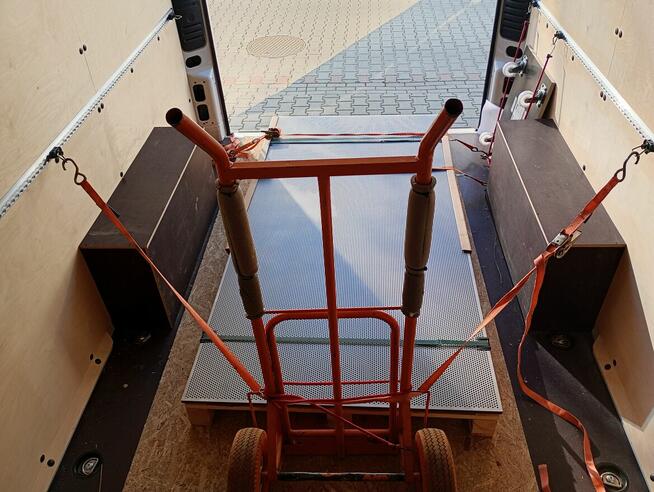 Taxi bagażowe Kraków 24h/7 transport. We speak English