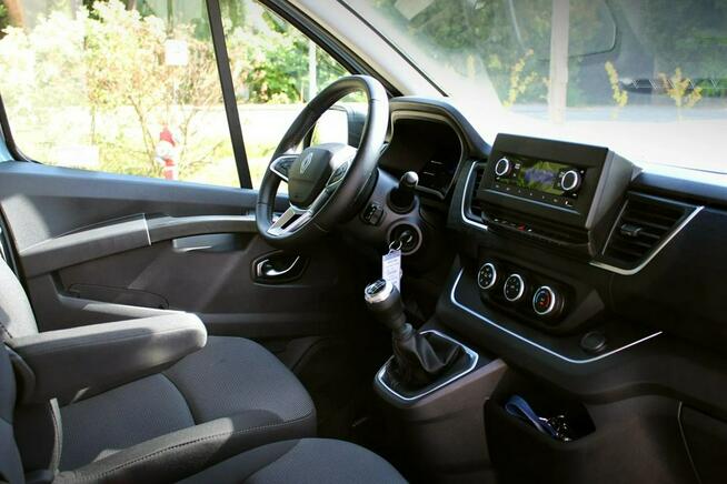 Renault Trafic L2H1 9 - osobowy