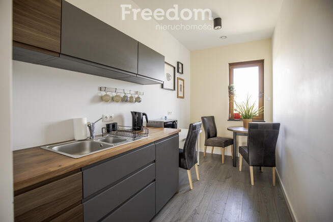 Budynek biurowo-usługowo- handlowy z garażem