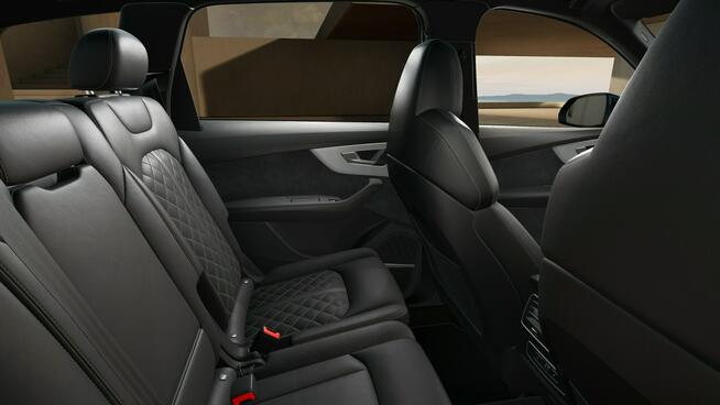 Audi Q7 394KM_Masaże_Wentylacja_SkrętnaOś_B&O_HeadUp_Dociągi_Hak_S line_Asyst.