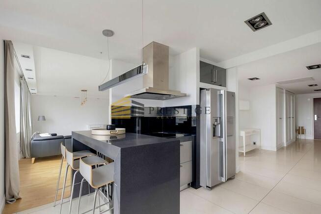 Dwupokojowy apartament w budynku z basenem, fitnes