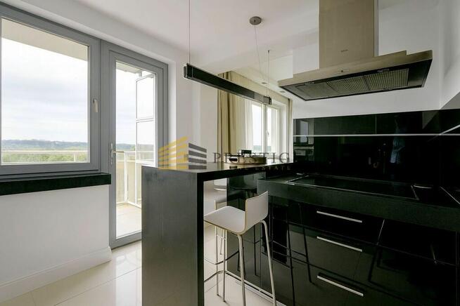 Dwupokojowy apartament w budynku z basenem, fitnes